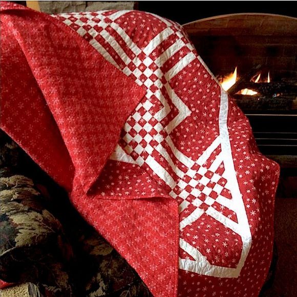 Handmade Holiday Snowflake Cotton Quilt - Picture 2 of 5